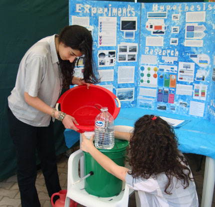 science-arts-fair2010-03-big.jpg