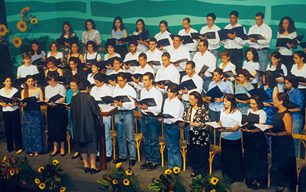 choir-spring99-06-big.jpg